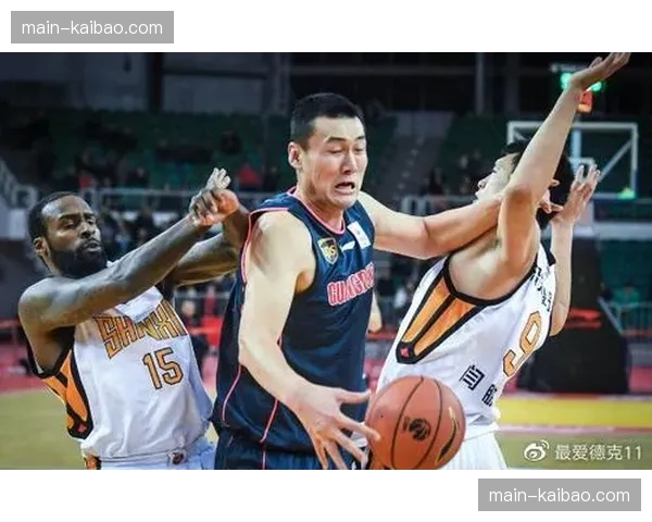 观点：裁判对“垂直起跳”原则的吹罚尺度，正深刻影响内线防守方式